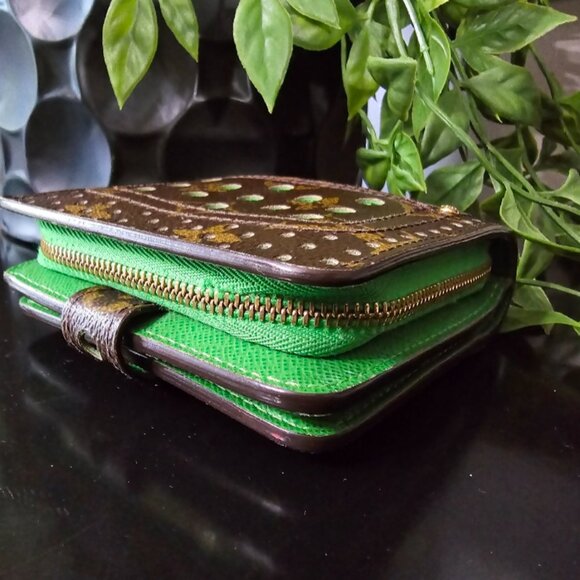 EUC Limited Edition Authentic Louis Vuitton Perforated Wallet - Picture 8 of 16